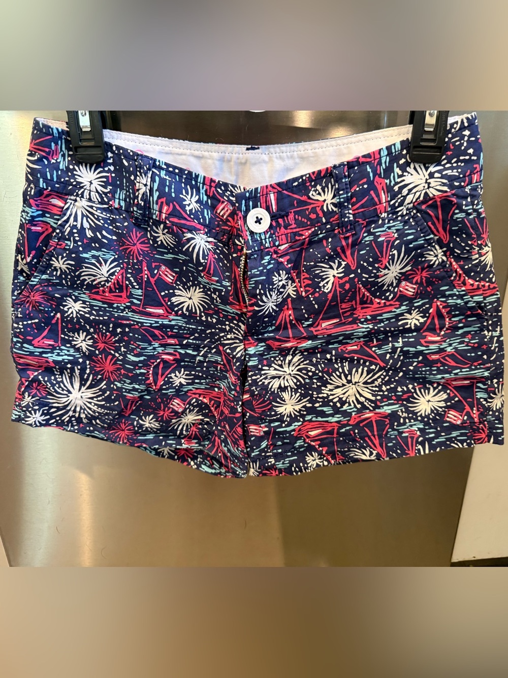 RARE Lilly Pulitzer- Callahan Shorts in Sparks Fly! Size 0 (14.5” flat waist)